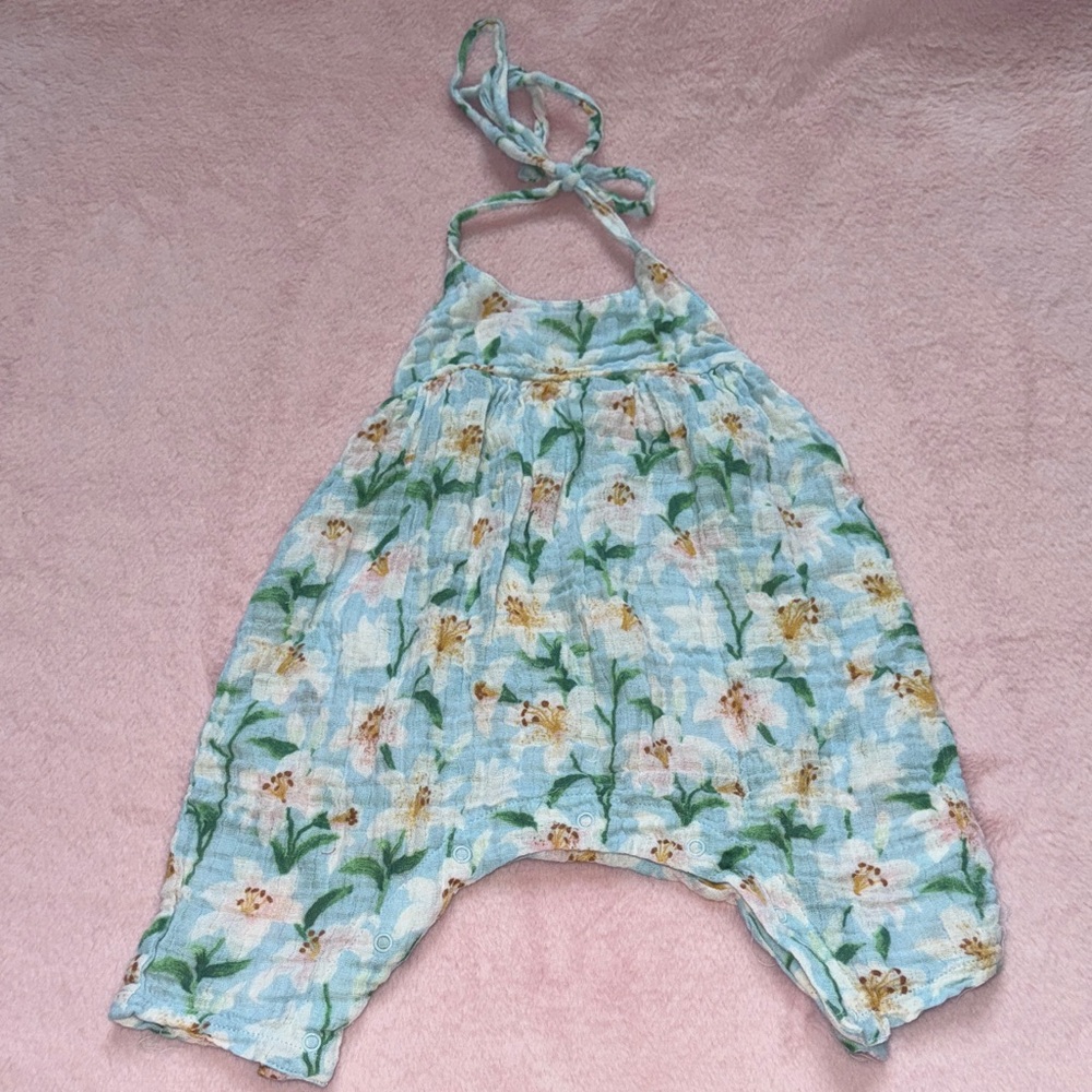 Girls Romper ** Bundle 5+ items and name your offer!!! 💖💞